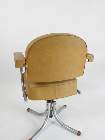 Fauteuil de bureau pivotant en métal courbé...