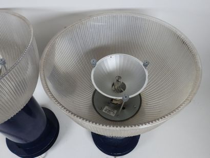 SUNLUX, XXe.
Paire de plafonniers en plastique...