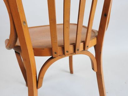 BAUMANN, XXe.
Fauteuil en bois courbé, le...