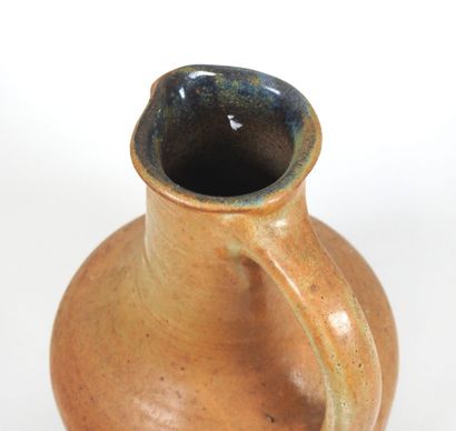 FONTGOMBAULT, XXe.
Lot comprenant un vase...