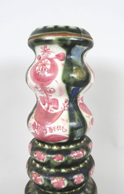 André L'HELGUEN (1935) pour KERALUC QUIMPER.
Vase...