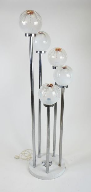 MAZZEGA MURANO.
Lampadaire à cinq lumières,...
