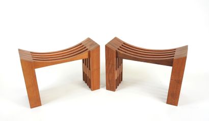 Alain GAUBERT (XXe).
Paire de tabourets en...