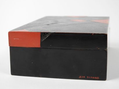 Jean DUNAND (1877-1942).
Boite rectangulaire...