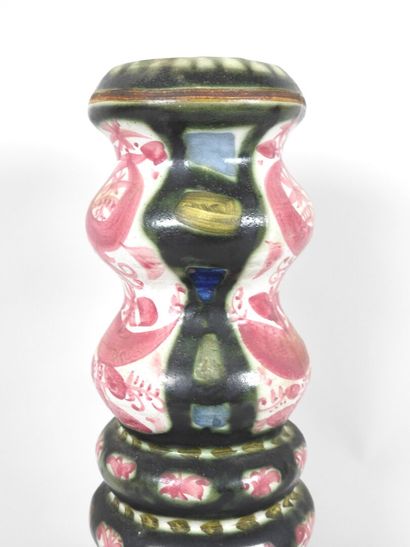 André L'HELGUEN (1935) pour KERALUC QUIMPER.
Vase...