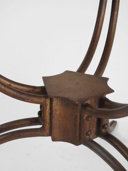 René DROUET (1899-1993).
Table basse circulaire...