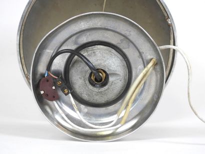 Lampe de bureau en métal chromé, le pied...