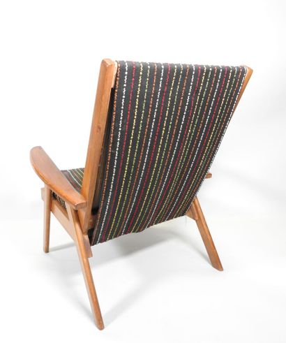 Fauteuil en bois, garniture de tissu et laine...