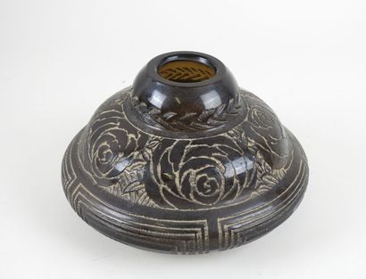 KRIEGEL (XXe).
Vase en verre teinté mauve...