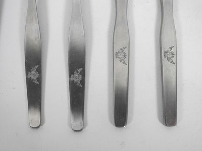 Raymond LOEWY (1893-1986) pour AIR FRANCE.
Ensemble...