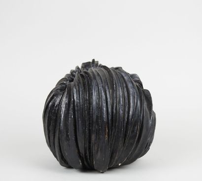 HERMANN, XXe.
Vase en céramique de forme...