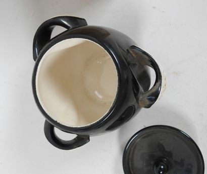 VERCERAM à VALLAURIS, XXe.
Petit pot couvert...
