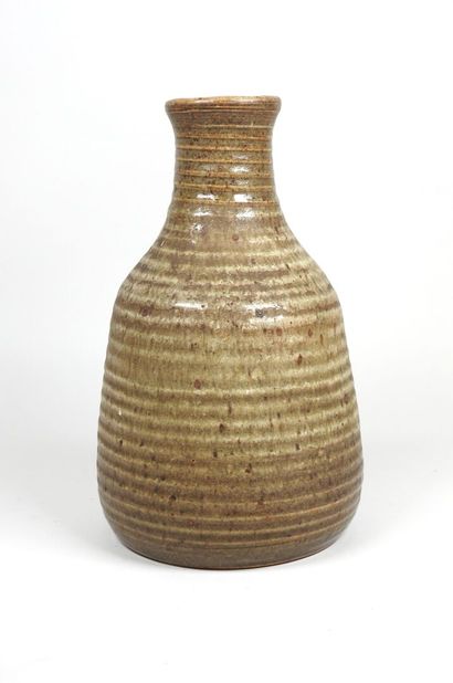 FONTGOMBAULT, XXe.
Lot comprenant un vase...
