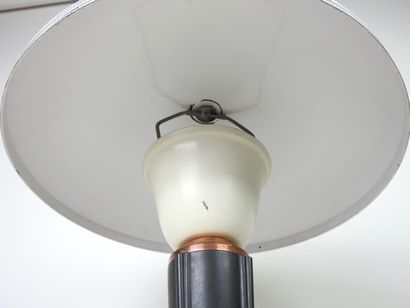 JUMO.
Lampe de bureau modèle 320, le pied...