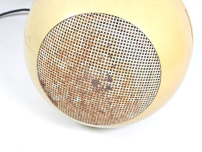 BOUYER. 
Enceinte circulaire à suspendre,...
