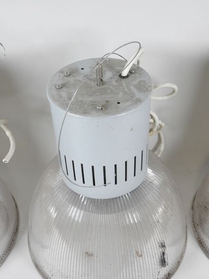 Lot de trois plafonniers en plastique et...