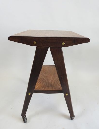 Production JULLIAN, Maison Alfort.
Table...