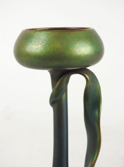 Vilmos ZSOLNAY (1840 - 1900)
Vase en céramique...