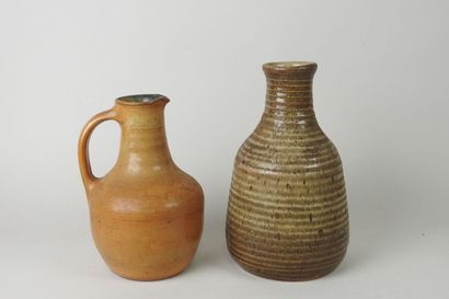 FONTGOMBAULT, XXe.
Lot comprenant un vase...