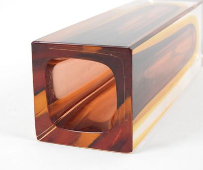 MURNAO, XXe.
Vase rectangulaire modèle 