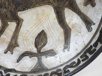 Poterie d 'OZON (Xxe).
Coupe circulaire en...