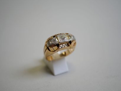 Gold diamond ring TDD 56.
AC 7.30 g.