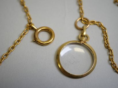 Vest chain with charm.
C 14.13 g. 
(miss...