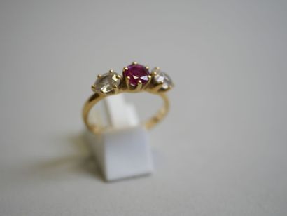 Gold ring ruby** surrounded by 2 diamonds...