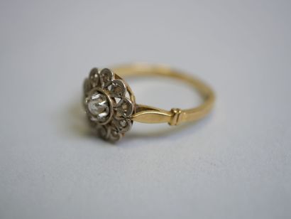 Stone gold ring** TDD 52.
C 2.27 g.