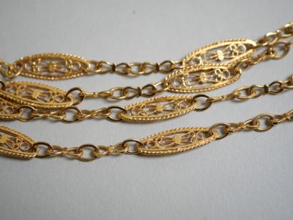 Gold lot:
Sautoir filigree 268 cm, meskia...