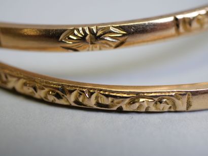 2 chased gold bracelets.
AC 28.19 g. 
(d...