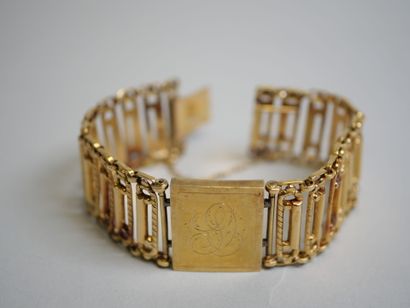 Gold curb chain with inscription 16 cm.
C...
