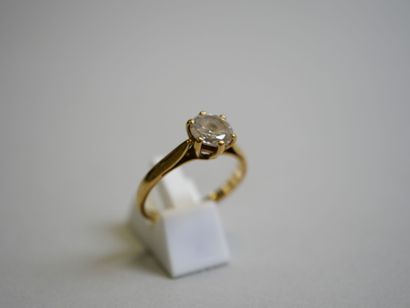 White** stone gold ring TDD 52.
C 2.65 g...