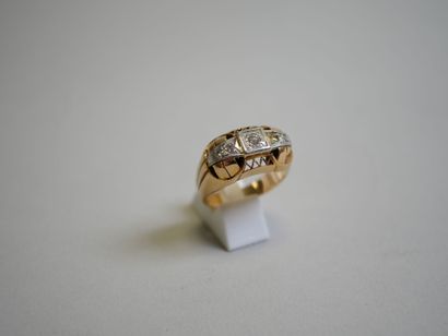 Gold diamond ring TDD 56.
AC 7.30 g.