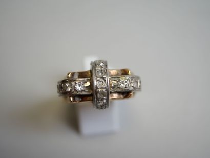 Gold ring with stones** TDD 53.
AC 6.60 g....
