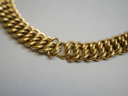 Gold debris.
 C 10.75 g.