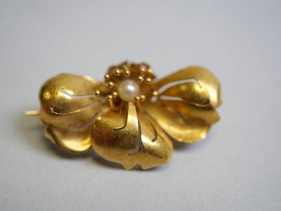 2 gold diamond and pearl brooches*.
C 5.91...