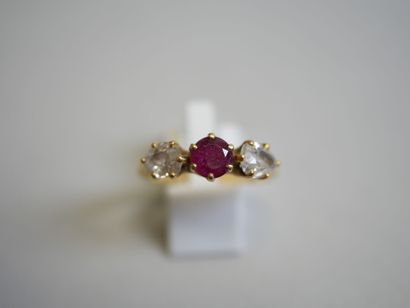 Gold ring ruby** surrounded by 2 diamonds...