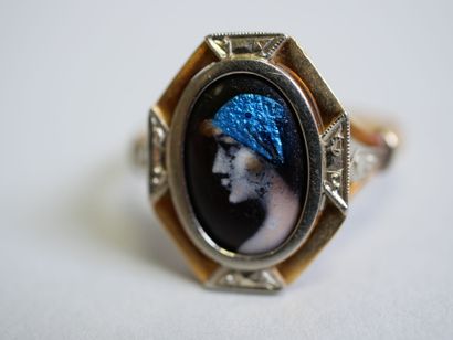 Gold enamel ring with TDD 57 motif.
C 2.88...
