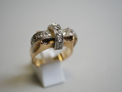 Gold ring with stones** TDD 53.
AC 6.60 g....