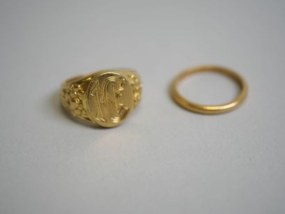Gold lot TDD 45 :
Chevalière NC, wedding...