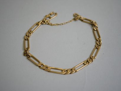 Gold curb chain link, safety chain 16 cm.
C...