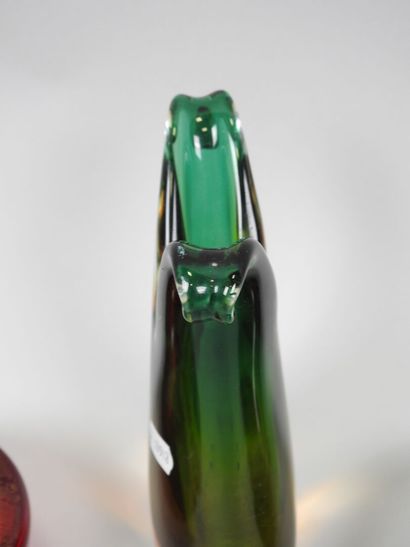 MURANO, XXe.
Vase en verre teinté vert et...