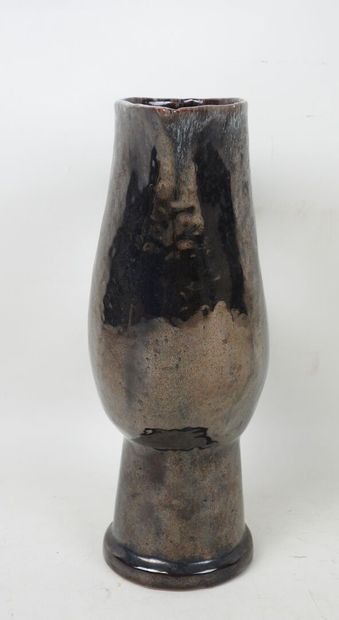 Jean AUSTRUY (1910-1990).
Pichet en faïence...