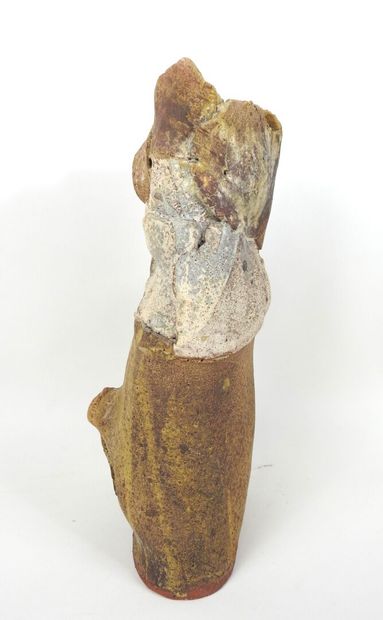 Vase en céramique de forme libre dans les...