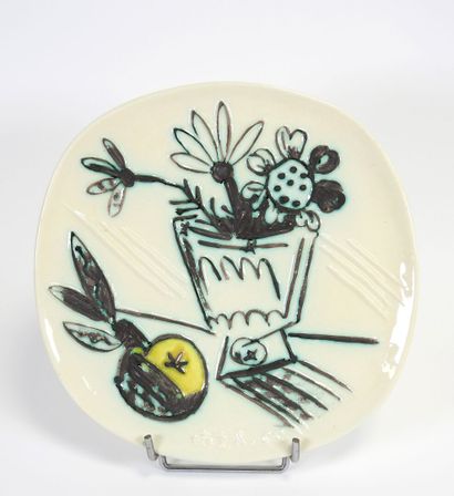 Pablo PICASSO (1881-1973).
Bouquet à la pomme,...