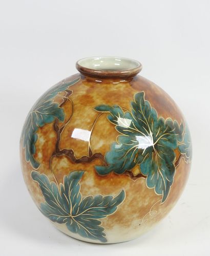Camille THARAUD (1878-1956) à LIMOGES.
Vase...