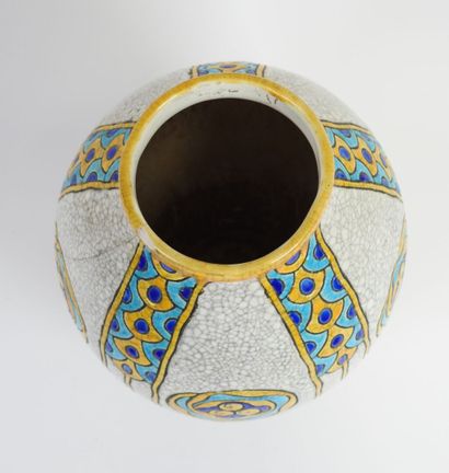 Charles CATTEAU (1880-1966) et BOCH-LA-LOUVIÈRE.
Vase...