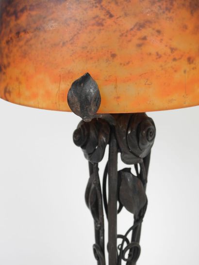 DAUM NANCY FRANCE.
Lampe champignon en verre...