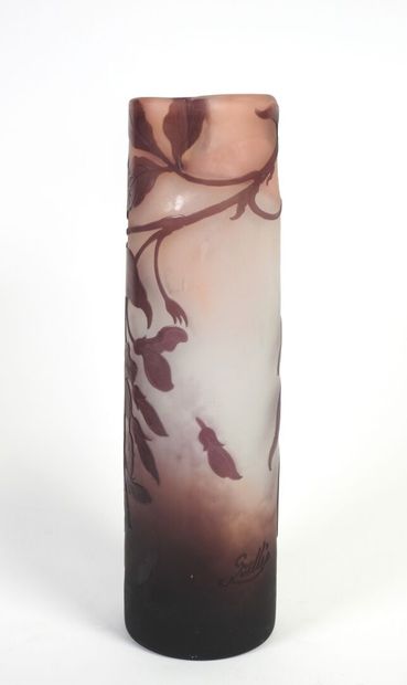 Émile GALLÉ (1846-1904).
Vase rouleau en...